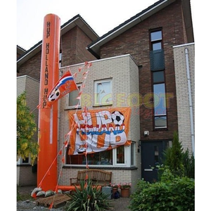 Oranje Zuil van 7 meter hoog