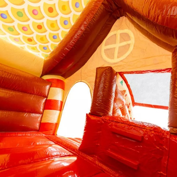 Springkussen Combo Hans & Grietje ( Gingerbread ) met Glijbaan